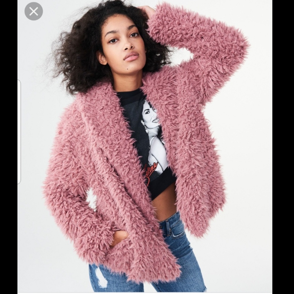 🔥💖HOST PICK Muave Fuzzy Yeti Coat NWOT💖 - Picture 1 of 3